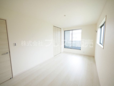 【洋室】 | 大和郡山市植槻町の新築一戸建 全２区画 | 現地写真（１号地２階洋室）