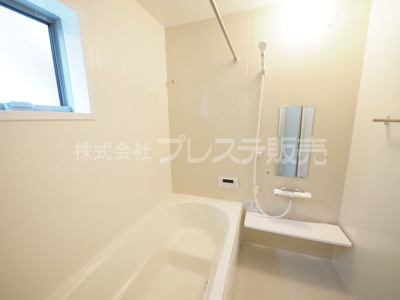 【浴室】 | 大和郡山市植槻町の新築一戸建 全２区画 | 現地写真（１号地浴室）浴室暖房乾燥機を標準装備！