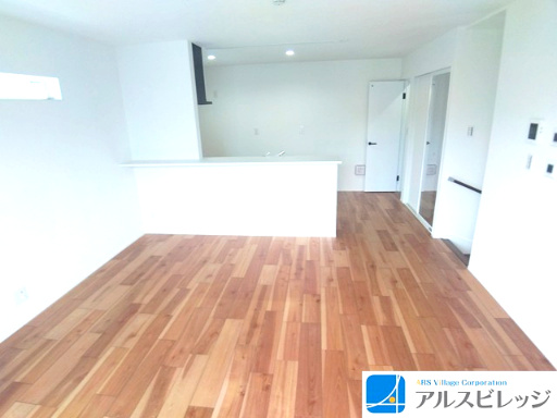 新築戸建　新座市野火止１丁目の居間・リビング|ゆったりくつろげるリビング