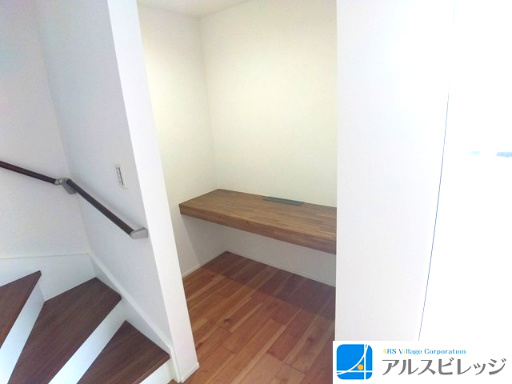 新築戸建　新座市野火止１丁目の収納|収納にも、ちょっとした作業場、勉強、テレワークスペースとしてお使いいただけます