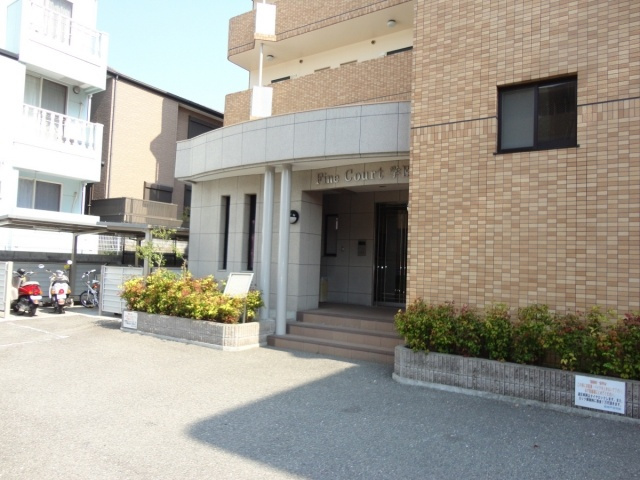 ファインコート学園西のエントランス