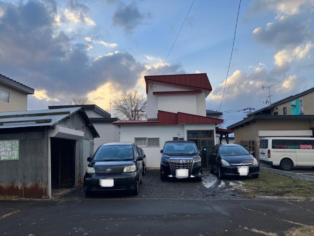 中古住宅　帯広市西20条南5丁目の駐車場