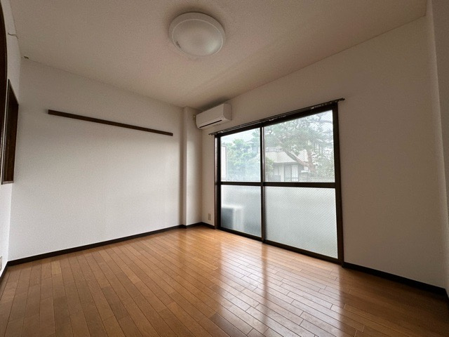 ブライトフューチャーの洋室