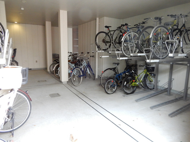 オークハイツのその他共用部分|★敷地内屋根付き駐輪場★