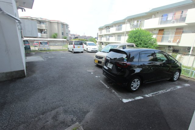 ジャルジョイハイツの駐車場|駐車場があります