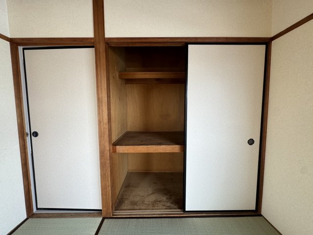 ジャルジョイハイツの収納|たっぷりとした収納スペースです