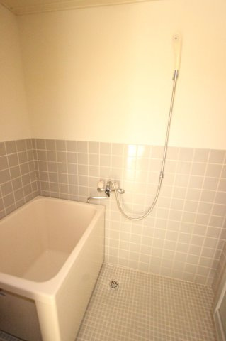 ジャルジョイハイツの浴室|ゆったり過ごせるお風呂です