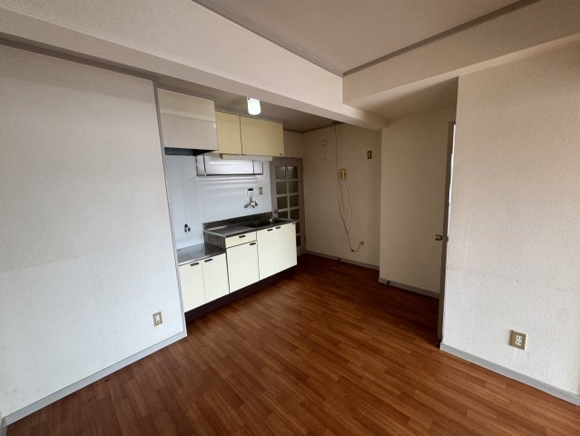 ジャルジョイハイツの居間・リビング|使いやすい居間です