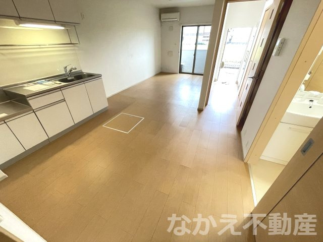 【居間・リビング】 | こちらの居間で趣味の時間をお楽しみください