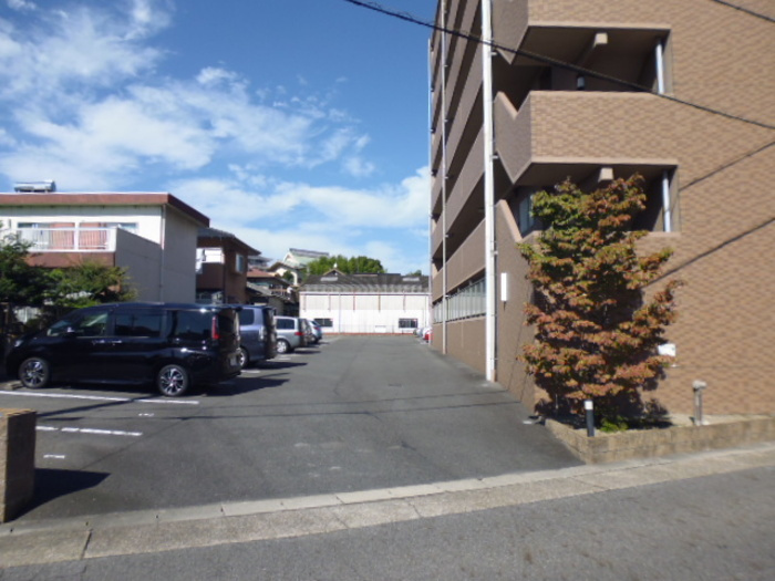 マーヴェラスの駐車場|駐車場