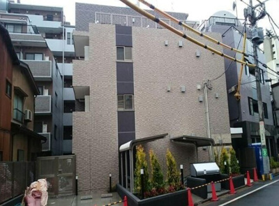 【外観】 | Casa　Rune | 鉄筋コンクリート造のがっちりとした建物。