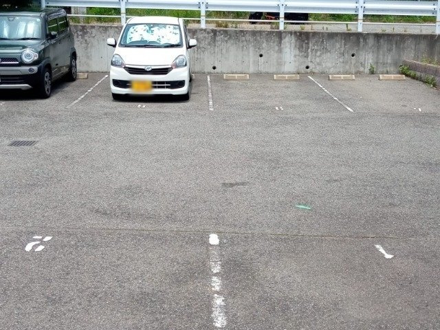 レオパレス六甲ガーデンズの駐車場