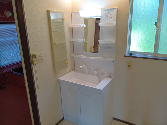 【洗面所】 | 裾野市千福が丘 中古住宅 EH05602 | 裾野市千福が丘　洗面化粧台