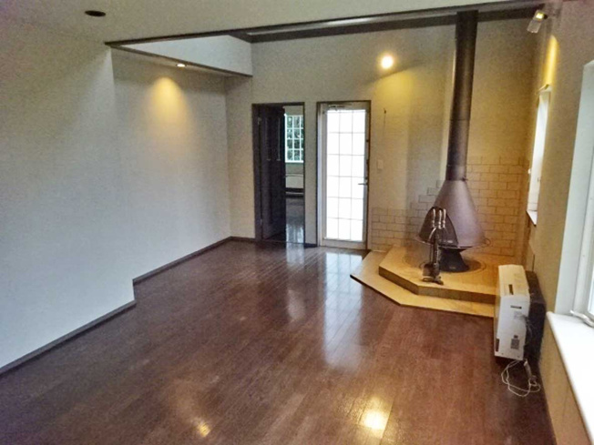 【洋室】 | 裾野市千福が丘 中古住宅 EH05602 | 裾野市千福が丘　1F洋室14.7帖