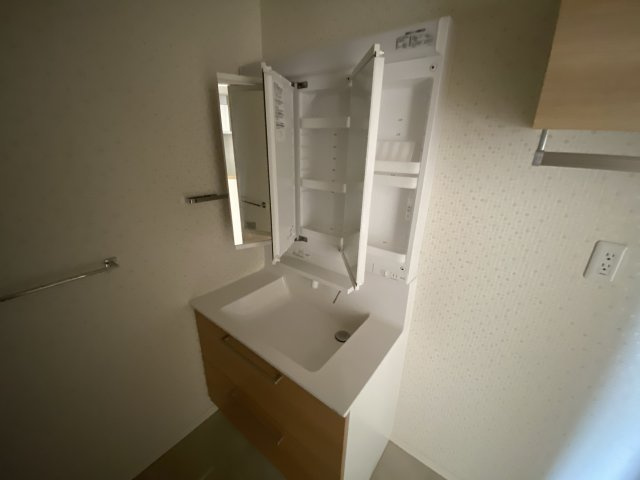 オカバ姫路青山シャーメゾン B棟の洗面所