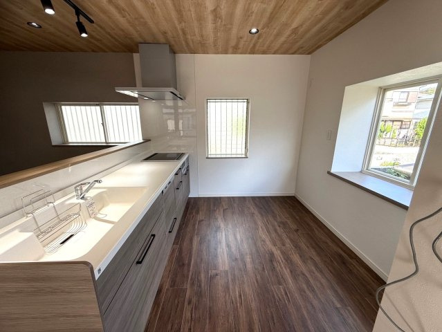 長府満珠町戸建のキッチン|使いやすいキッチンです