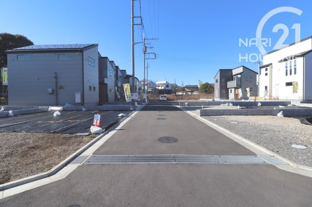 【前面道路含む現地写真】 | 東大和市芋窪4丁目　売地　全12区画　2号区 | 容積率80％