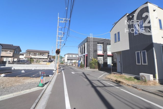 【前面道路含む現地写真】 | 東大和市芋窪4丁目　売地　全12区画　2号区 | 前面道路含む現地写真です