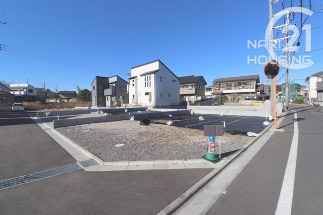 【前面道路含む現地写真】 | 東大和市芋窪4丁目　売地　全12区画　2号区 | 前面道路含む現地写真です