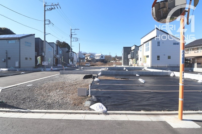 【前面道路含む現地写真】 | 東大和市芋窪4丁目　売地　全12区画　2号区 | 前面道路含む現地写真です