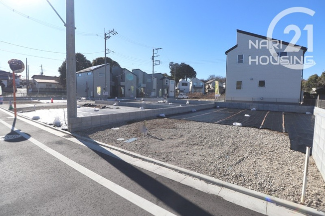 【前面道路含む現地写真】 | 東大和市芋窪4丁目　売地　全12区画　2号区 | 前面道路含む現地写真です
