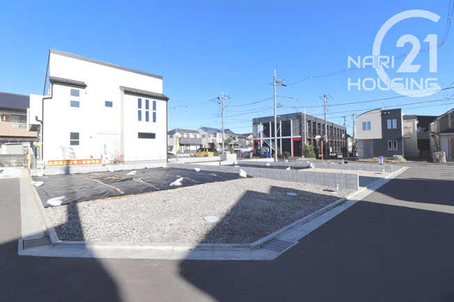 【前面道路含む現地写真】 | 東大和市芋窪4丁目　売地　全12区画　2号区 | 現況更地