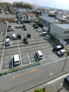 【駐車場】