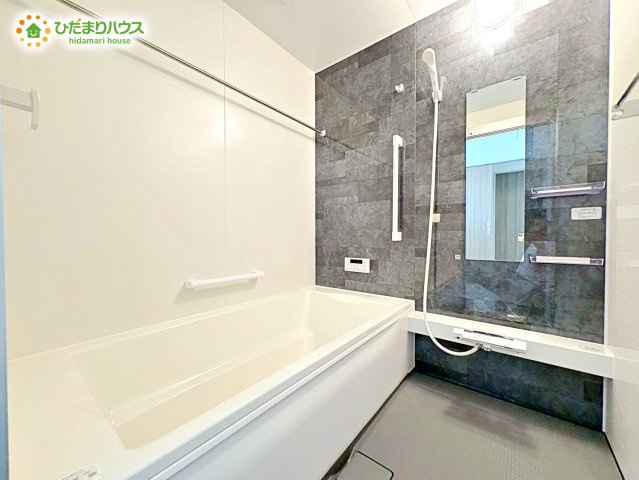 熊谷市久下　新築一戸建て　いろどりアイタウン　02の浴室|高断熱浴槽なのでお湯が冷めにくく、いつでも快適に入れちゃう♪