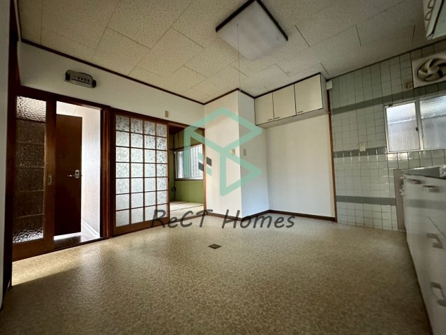 姫路市宮上町１丁目の一戸建ての居間・リビング