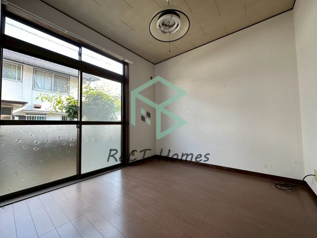 姫路市宮上町１丁目の一戸建ての居間・リビング