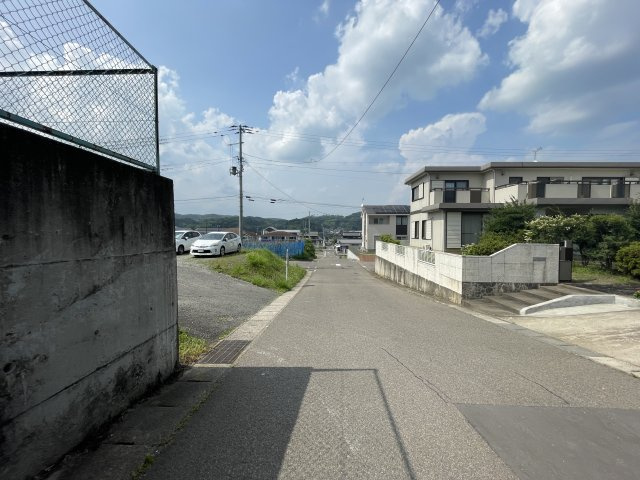 新築戸建・建売　二本松市金色第2　CRADLE　GARDEN　全2棟の前面道路含む現地写真