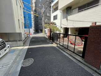 【前面道路含む現地写真】