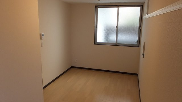 レオネクストソレイユ籠池の居間・リビング|フローリングのお部屋になります。