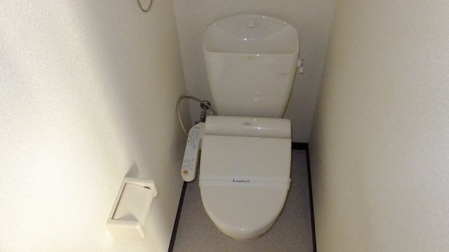 レオネクストソレイユ籠池のトイレ|温水洗浄便座付きトイレになります。