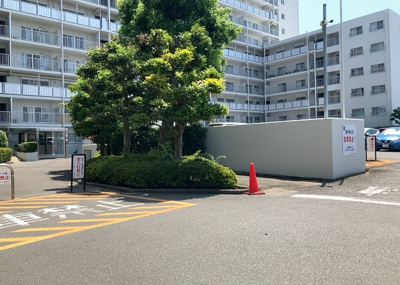 【庭】 | 藤和南町田ハイタウン | 物件によっては、入居者が個人的に使用できる専用庭がついているものもあります。また、住宅の中にある土間の部分を庭と呼ぶこともあります。庭の用途は住む人によって変わり、それによってデザインもさまざまです。