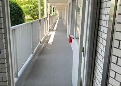 【その他共用部分】 | 藤和南町田ハイタウン | 共有部分は、住民なら誰もが使える設備のこと。例えば駐車場やエレベーター、インターネット設備、セキュリティ設備などがあります。他にも、マンションの廊下・外部階段やエントランス・ゴミ置き場などがあります。