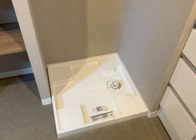 【ランドリースペース】 | 藤和南町田ハイタウン | ランドリースペースも気になります。洗濯機置場があり「洗う、干す、取り込む、アイロンがけ、たたむ」など、洗濯に関する家事をするための空間です。広さや収納など付帯設備も含めて、詳細は現地でご確認ください。