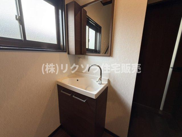 島頭４丁目　中古一戸建ての内装|2階廊下独立洗面台
■物件内覧・資金計画相談・住宅ローン相談、リフォーム相談、お問合せ受付中■
※当日・翌日のご内覧、ご相談はお電話でのお問合せがスムーズです！