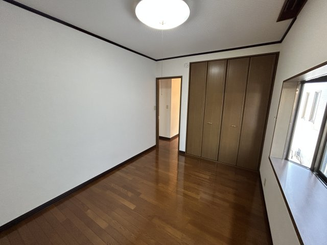 高野台住宅Aの居間・リビング|ゆったり過ごせる居間です