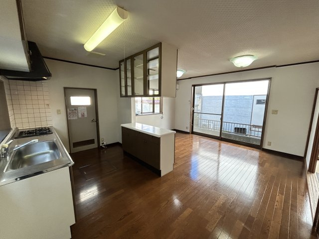 高野台住宅Aの居間・リビング|使いやすい居間です