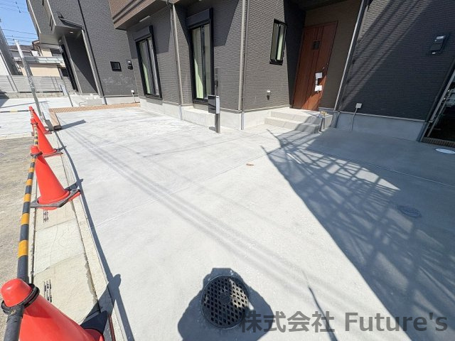 三郷市早稲田7丁目　新築戸建　全4棟　B号棟の駐車場|カースペース2台駐車可能