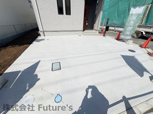 三郷市早稲田7丁目　新築戸建　全4棟　D号棟の駐車場|カースペース並列2台駐車可能