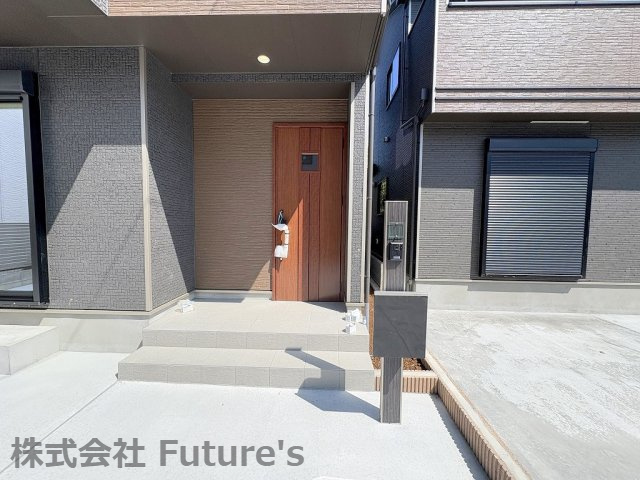 三郷市早稲田7丁目　新築戸建　全4棟　A号棟のエントランス|玄関アプローチ