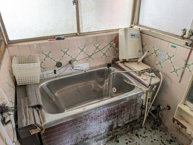 川口市桜町戸建ての浴室