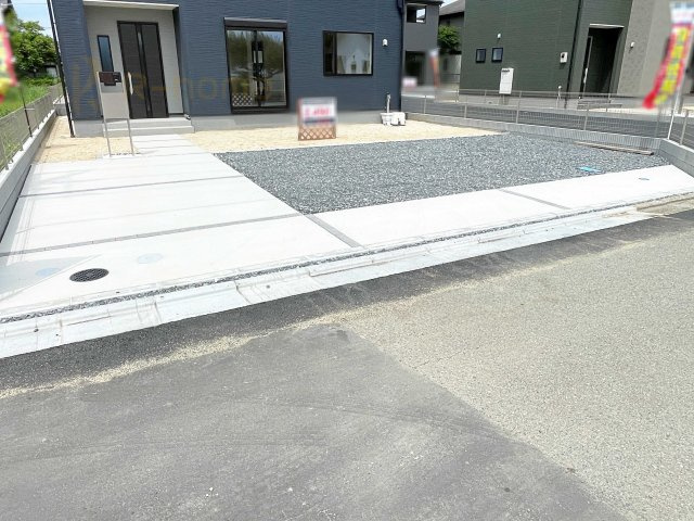 笠間市笠間第10　新築戸建て　1号棟の駐車場|カースペースは2台お停めいただけます♪