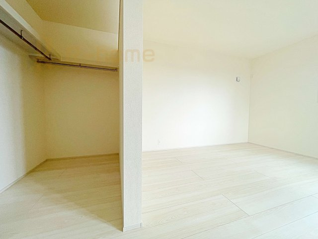 笠間市笠間第10　新築戸建て　1号棟の収納|人気のウォークインクローゼット！
アウター類はもちろん、季節ものや寝具も収納できます！