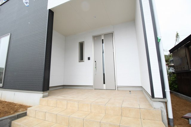 クレイドルガーデン第1　1号棟の玄関