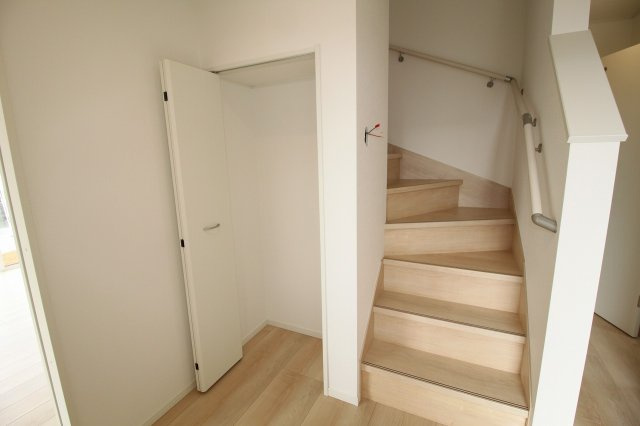 クレイドルガーデン第1　1号棟の収納|1F　ホール