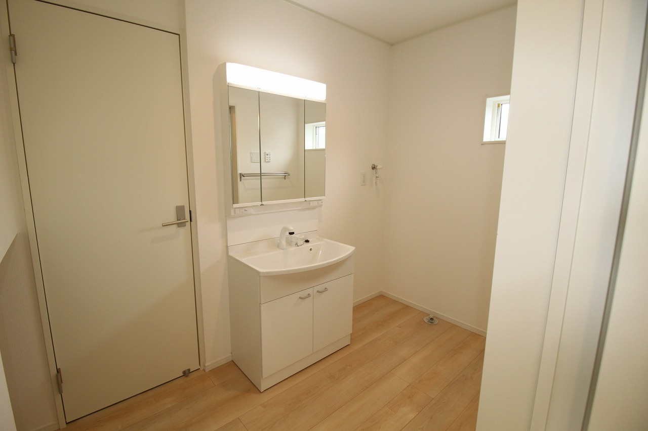 クレイドルガーデン第1　1号棟の独立洗面台