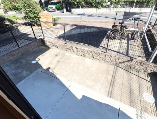 熊本市南区白藤４丁目のアパートのバルコニー